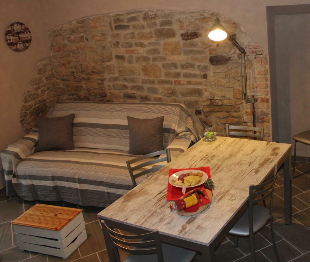 Langa 4 Love Apartment Novello Exterior foto